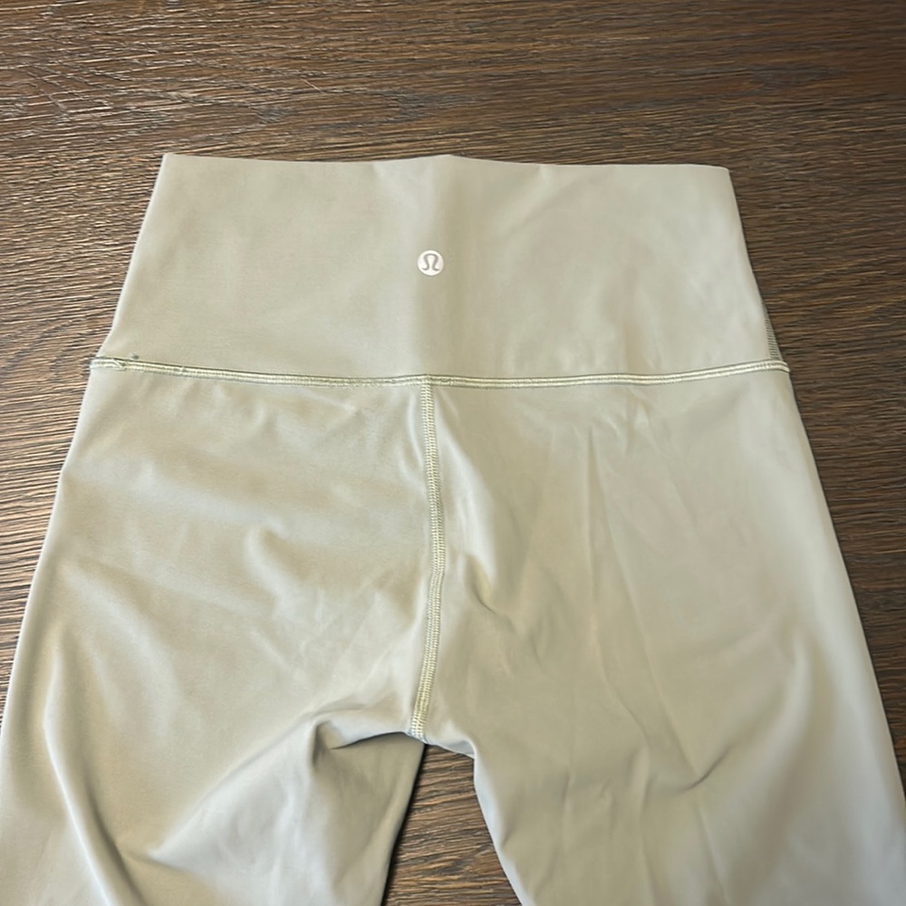 Green Lululemon leggings